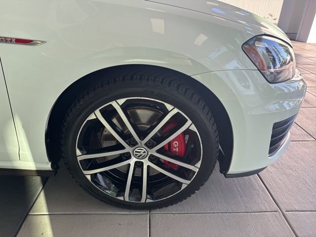 Used 2017 Volkswagen GTI Sport image 8