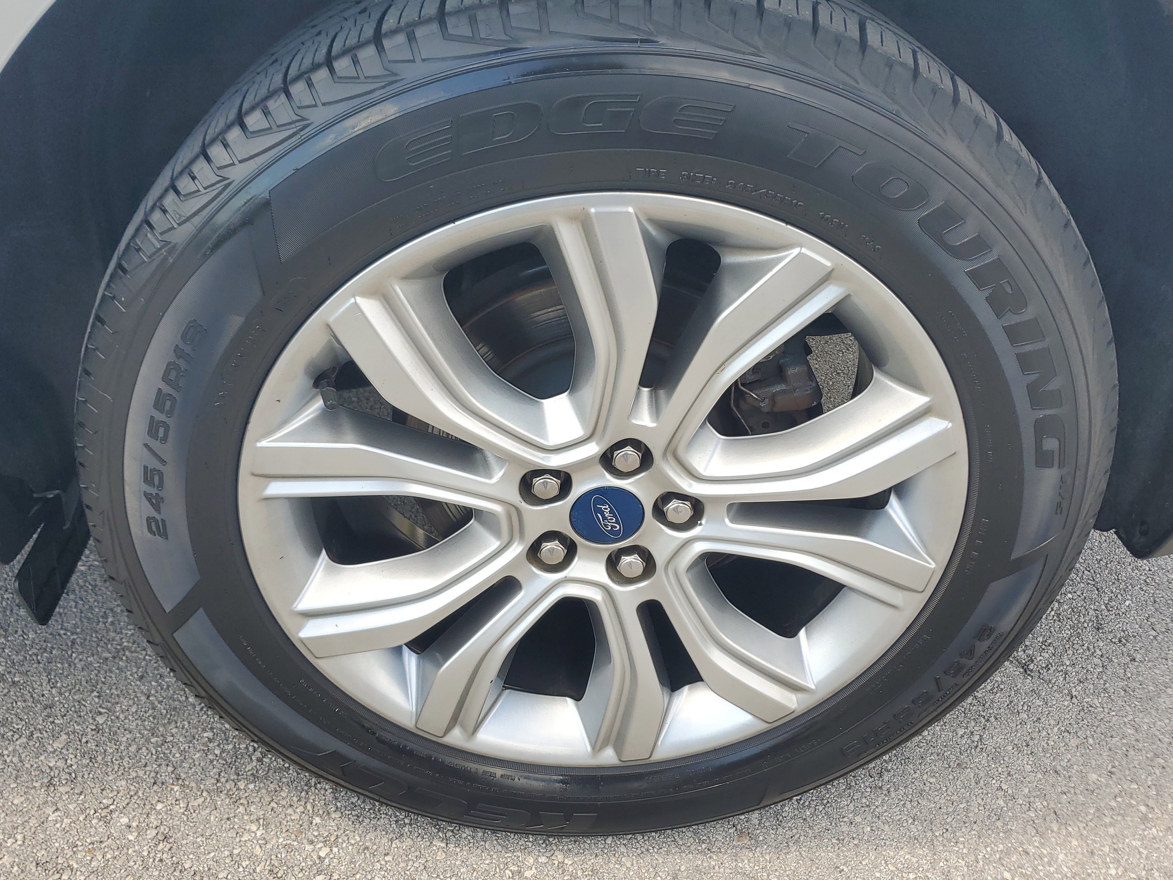 Used 2019 Ford Edge Titanium w/ Equipment Group 301A image 28