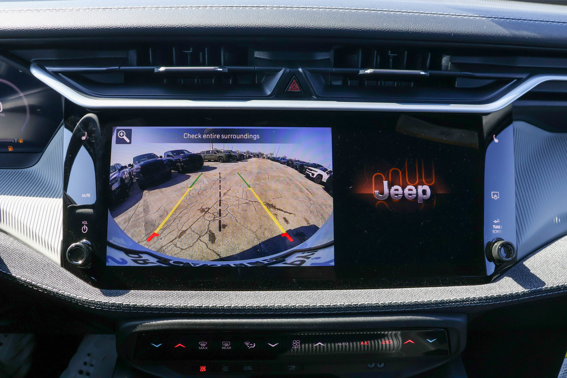 New 2026 Jeep Cherokee Laredo AWD/4WD image 19