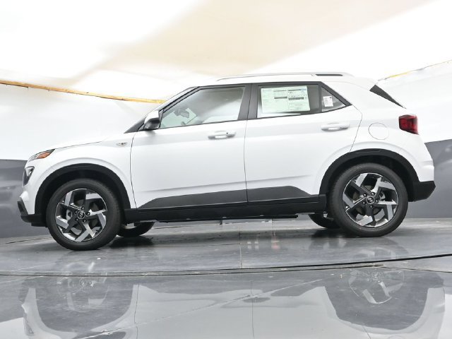 New 2026 Hyundai Venue SEL FWD image 41