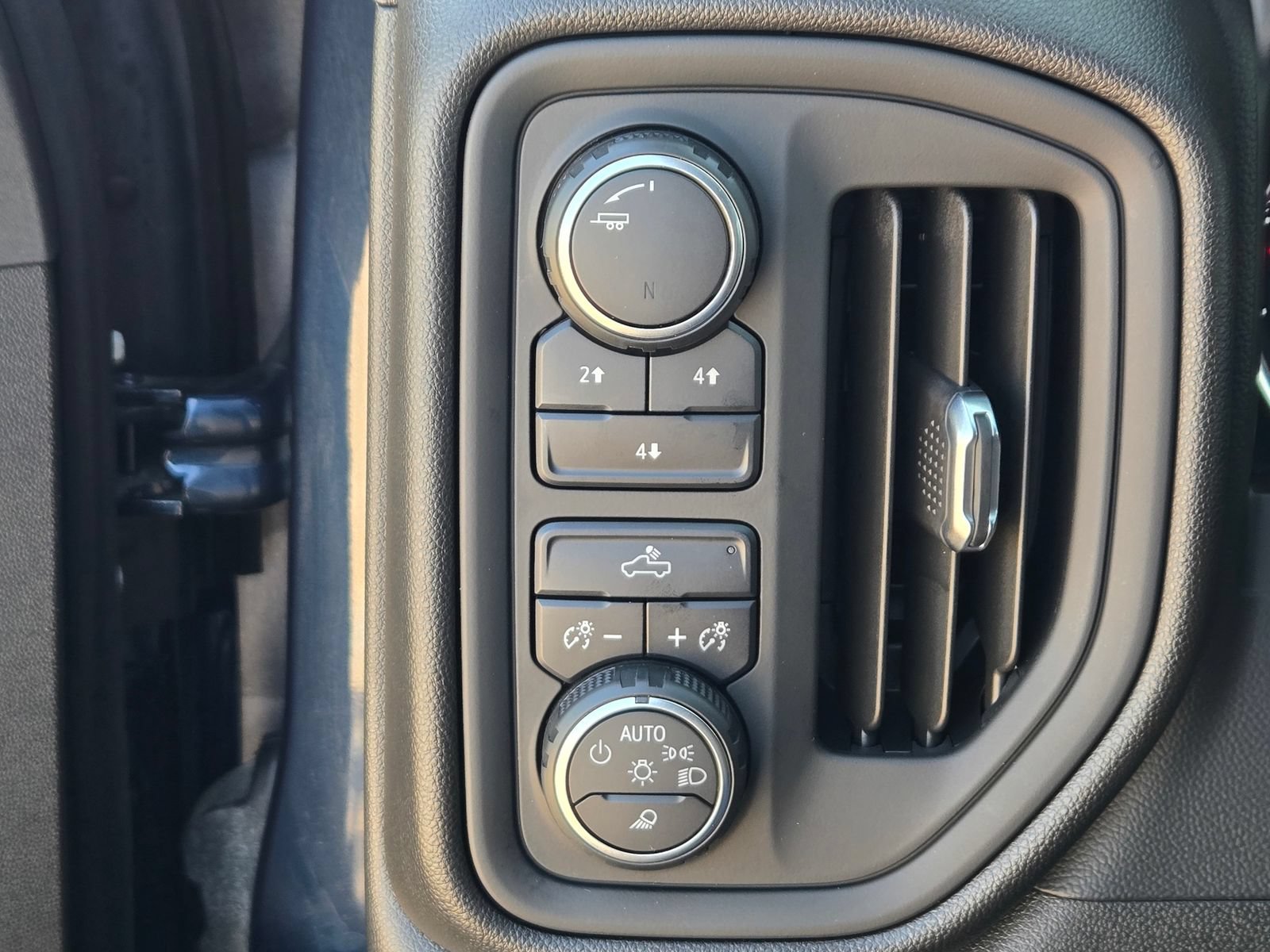 Used 2021 Chevrolet Silverado 2500 Custom w/ Custom Value Package AWD/4WD image 20