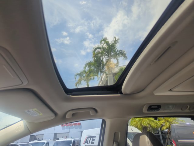 Used 2016 Honda Odyssey Touring Elite image 11