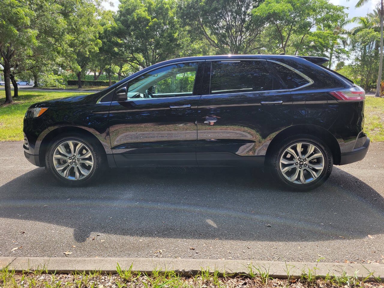 Used 2024 Ford Edge Titanium AWD/4WD image 4