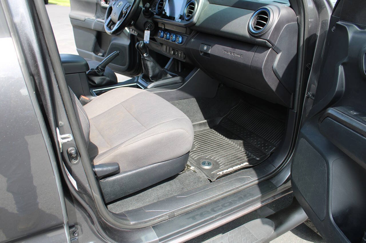 Used 2019 Toyota Tacoma TRD Sport AWD/4WD image 42