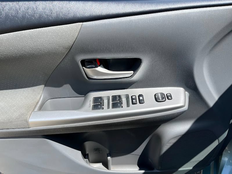 Used 2013 Toyota Prius V Three FWD image 6