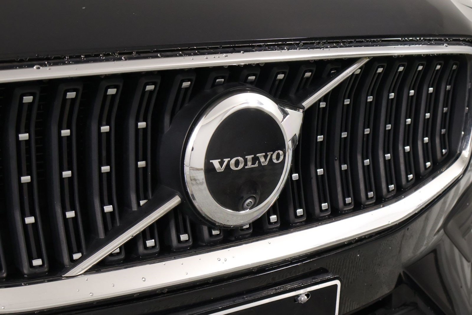 Certified 2024 Volvo V60 B5 Cross Country Ultimate w/ Protection Package Premier AWD/4WD image 27