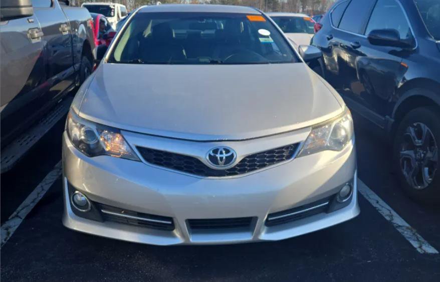 Used 2014 Toyota Camry SE image 6