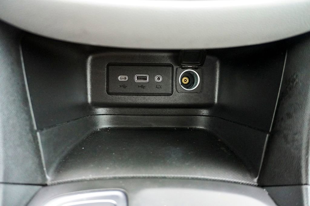 Used 2023 Chevrolet Equinox LS image 16