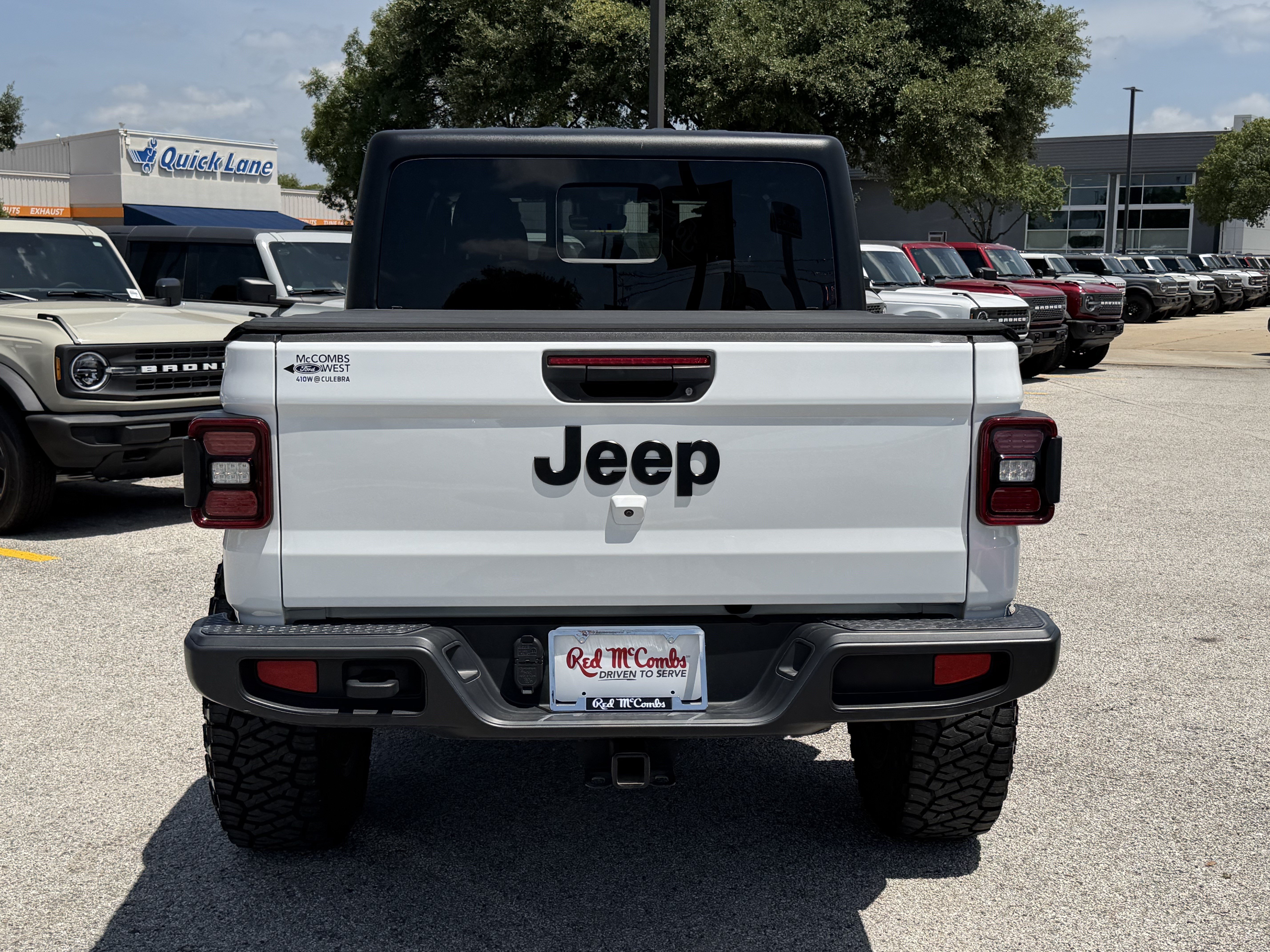 Used 2024 Jeep Gladiator Sport AWD/4WD image 8