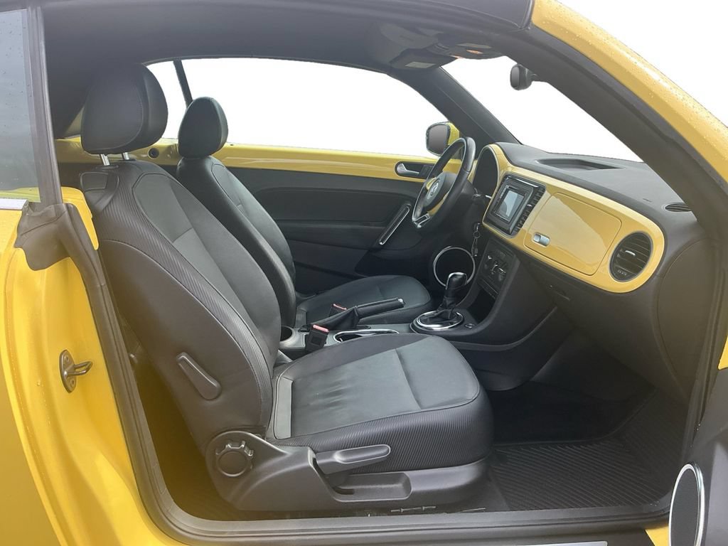 Used 2013 Volkswagen Beetle 2.5 FWD image 22