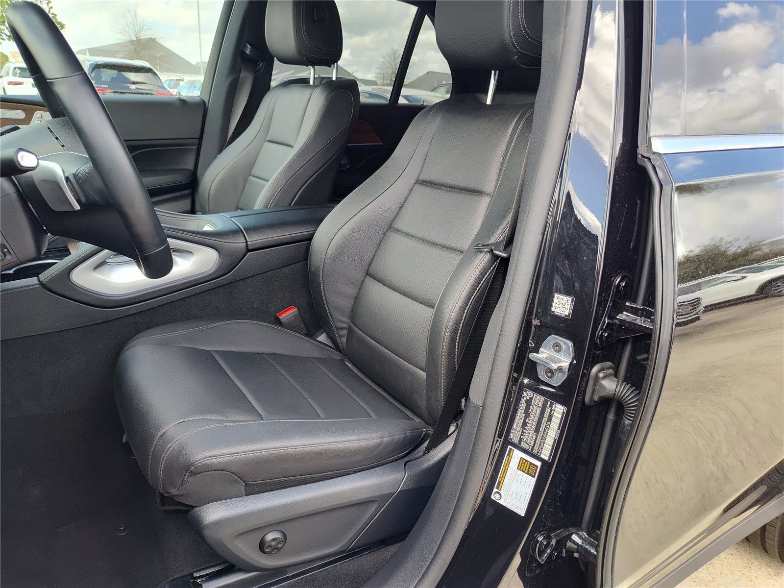 Used 2025 Mercedes-Benz GLE 350 4MATIC image 17