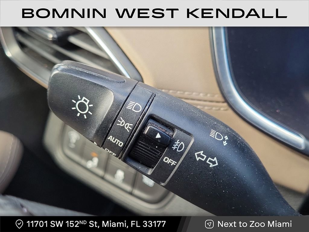 Used 2020 Hyundai Santa Fe Limited w/ Cargo Package image 15