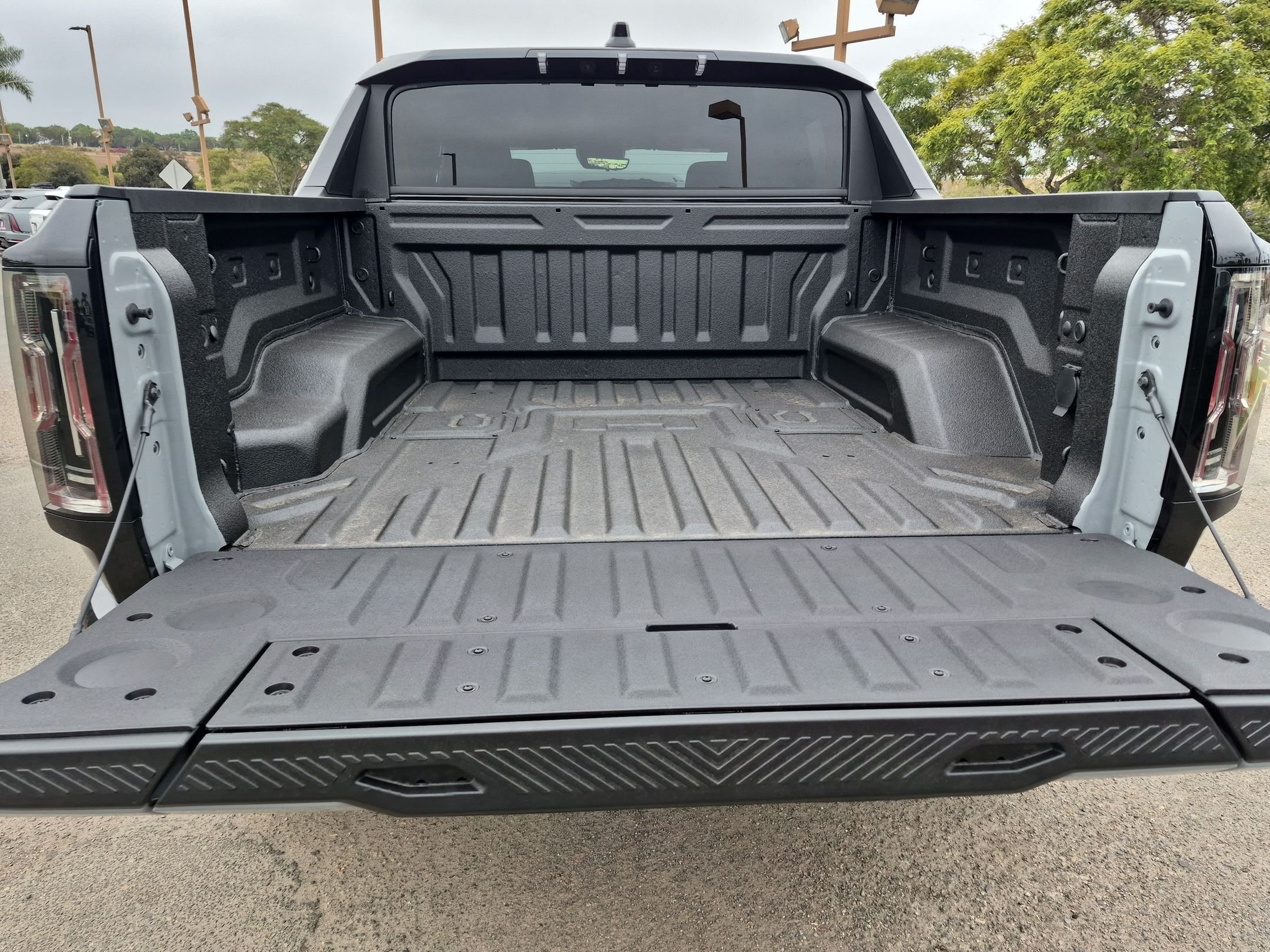 New 2026 GMC Hummer EV 4x4 Crew Cab image 25
