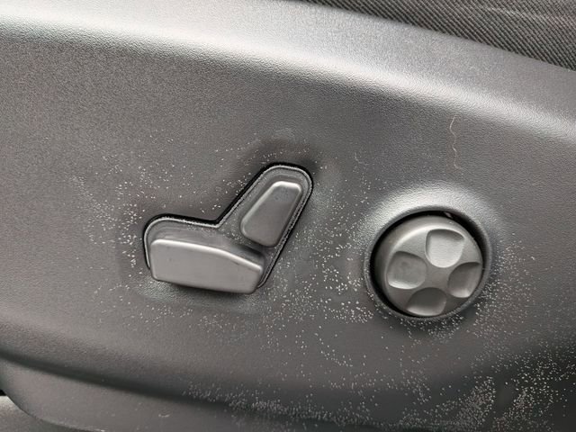 New 2026 Chrysler Pacifica Limited w/ Uconnect Theater Family Group image 12