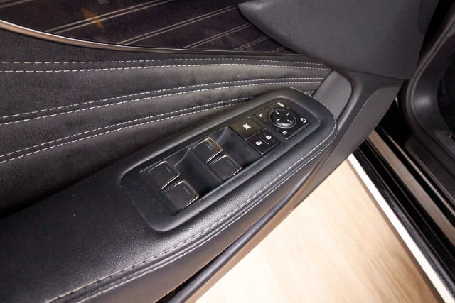Used 2019 Lexus LS 500 w/ Accessory Package (Z2) RWD image 12