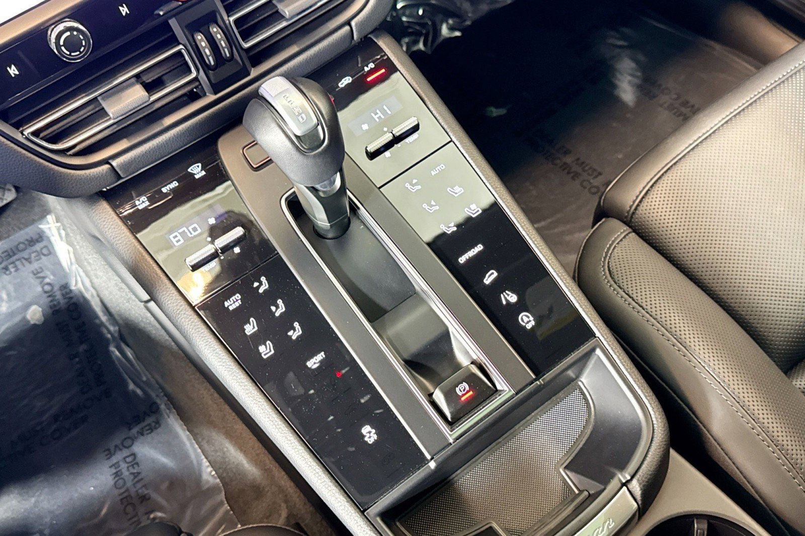 Used 2024 Porsche Macan Turbo image 15