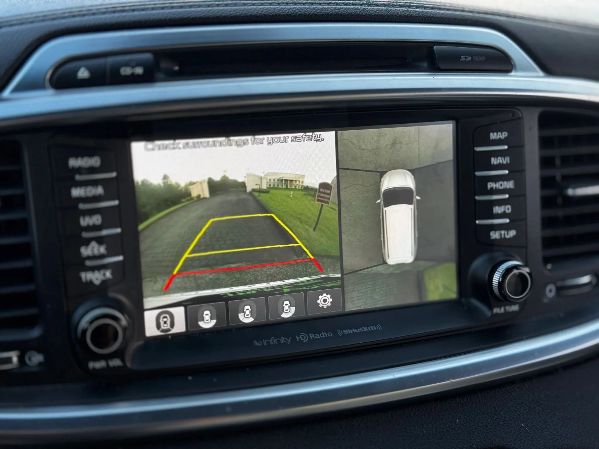 Used 2018 Kia Sorento SX image 27