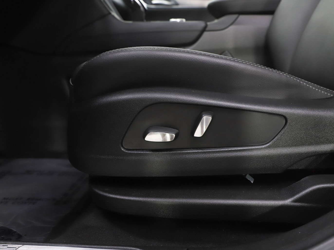 Used 2025 Cadillac XT5 Luxury image 22