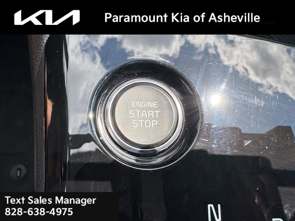 Certified 2025 Kia Sportage EX w/ EX Premium Package AWD/4WD image 14