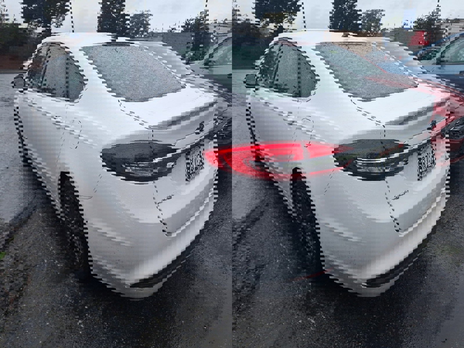 Used 2018 Ford Fusion SE w/ Equipment Group 601A image 4