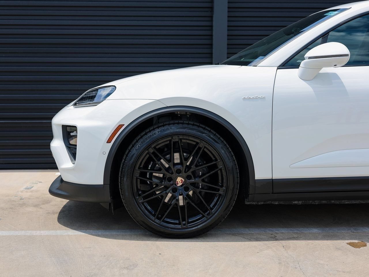 New 2025 Porsche Macan Electric RWD image 11