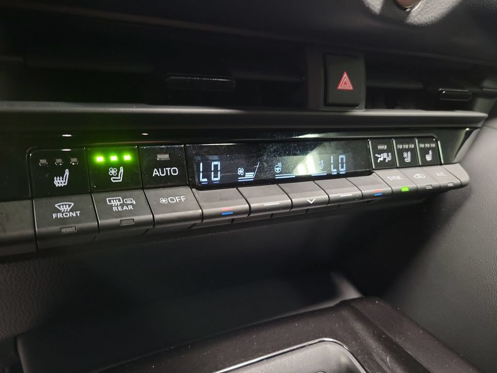 Used 2025 Toyota Crown AWD/4WD image 16