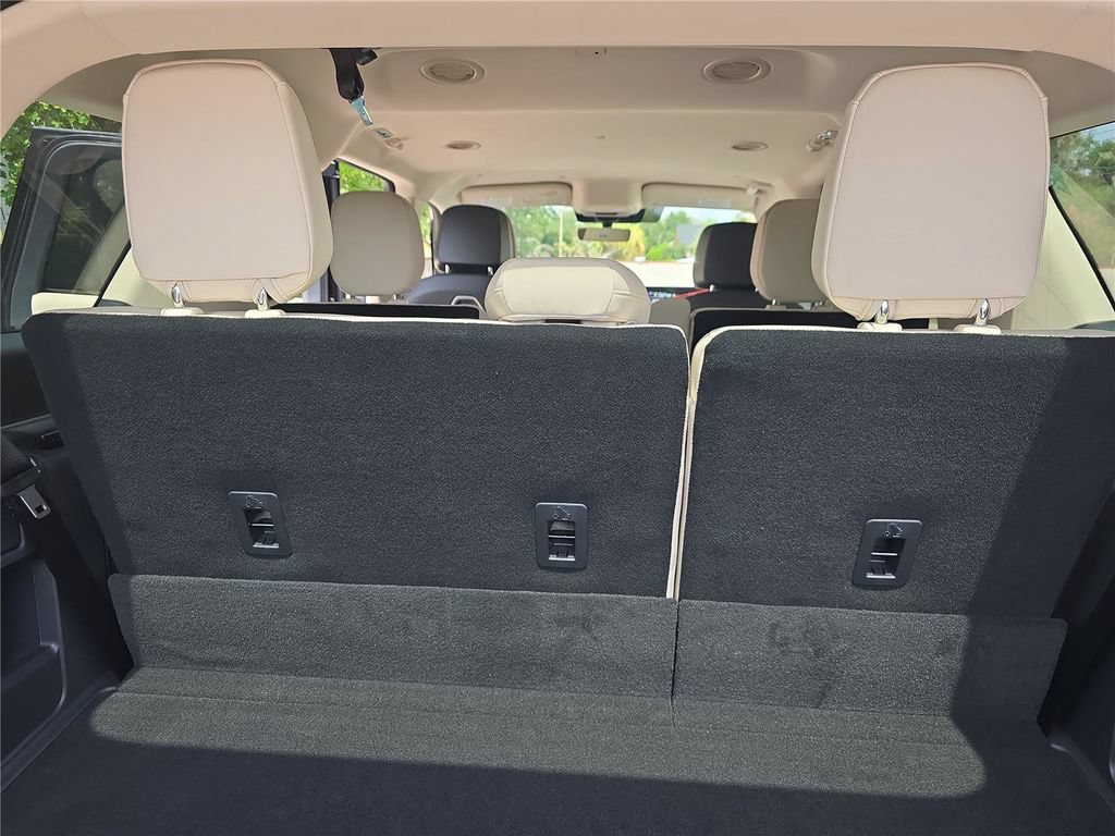 New 2027 Lincoln Navigator Premiere RWD image 25