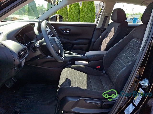 Used 2023 Honda HR-V LX image 14