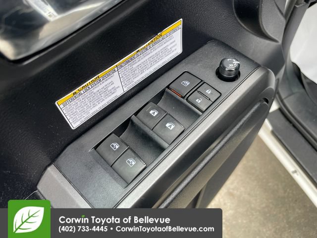 Used 2020 Toyota Tacoma TRD Off-Road w/ Blackout Package AWD/4WD image 19