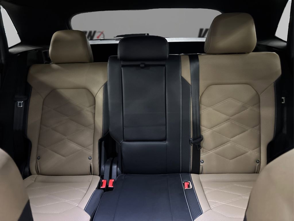 Used 2024 Volkswagen Atlas Cross Sport SE w/ Panoramic Sunroof Package image 17