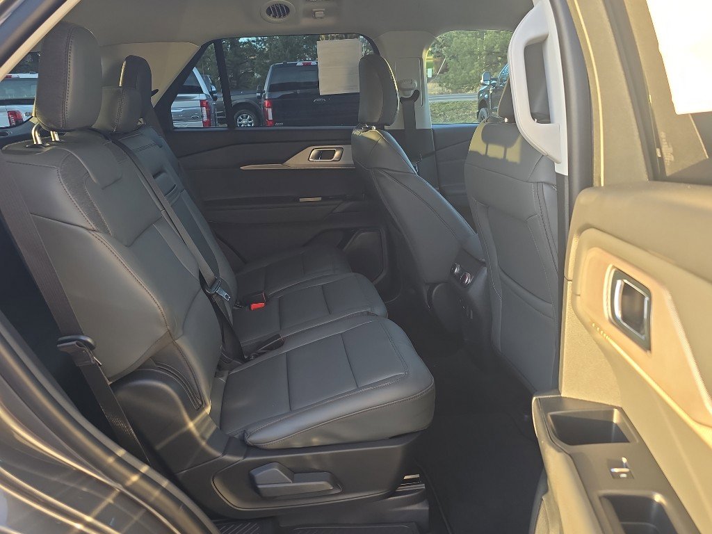 New 2026 Ford Explorer Active w/ Active Comfort Package image 10