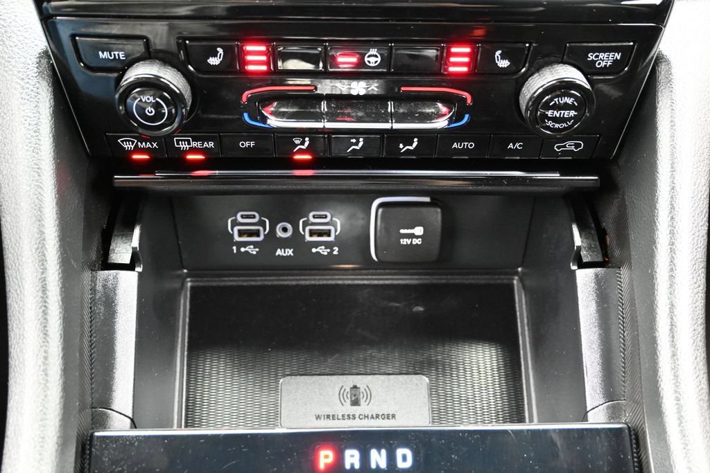 Used 2025 Jeep Grand Cherokee Altitude AWD/4WD image 40