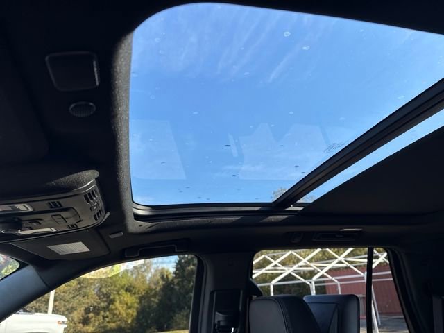 Used 2024 GMC Yukon Denali w/ Advanced Technology Package image 20