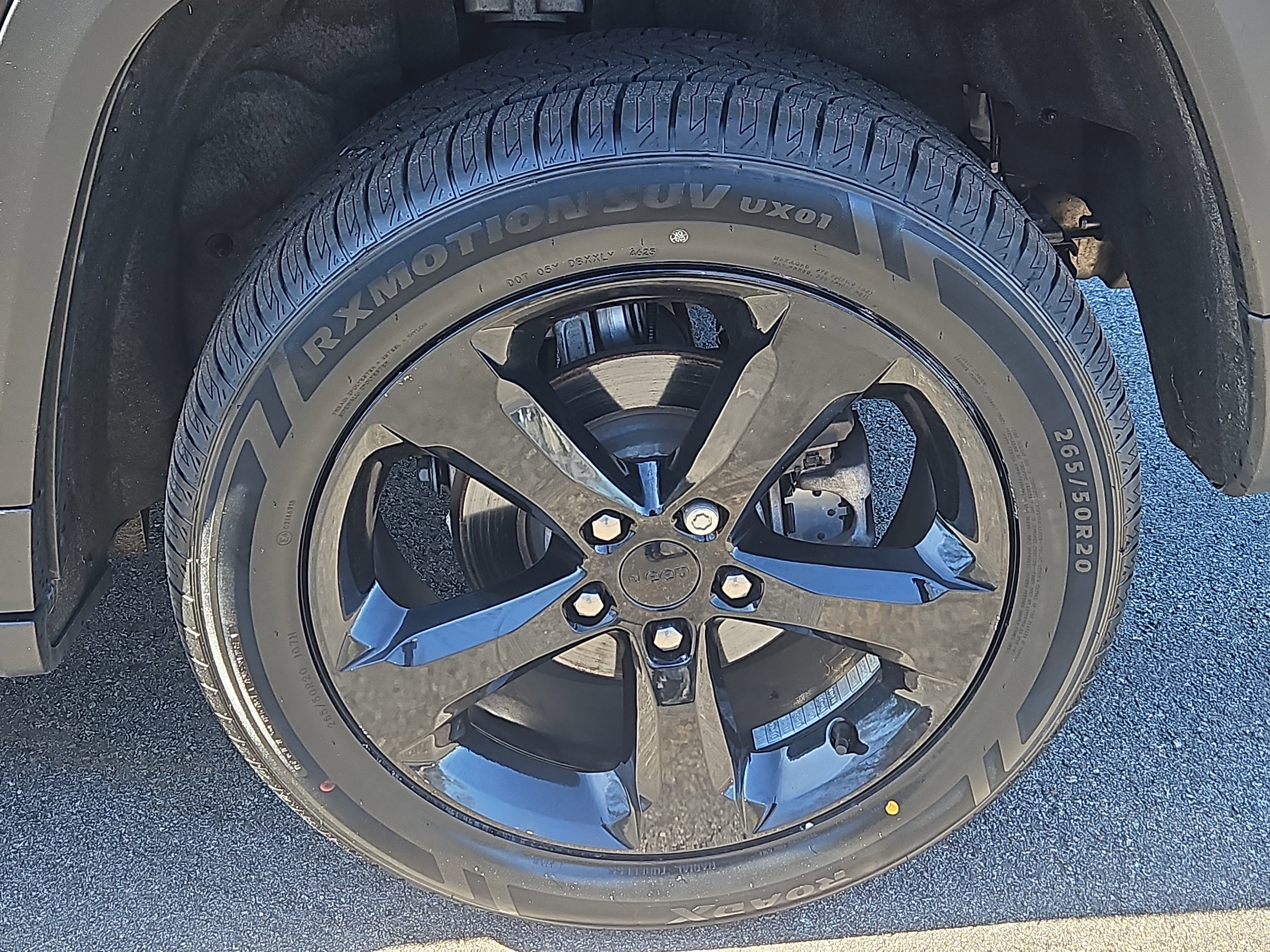 Used 2023 Jeep Grand Cherokee Limited w/ Luxury Tech Group II image 32