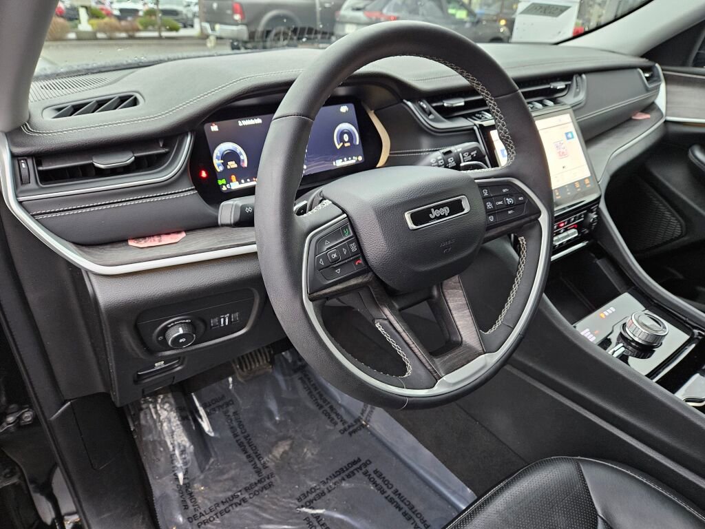 Used 2023 Jeep Grand Cherokee Limited w/ Luxury Tech Group II image 20