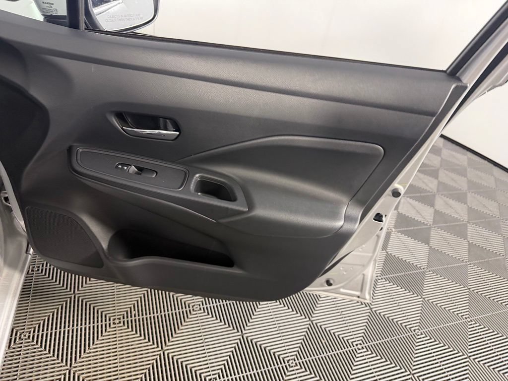 Used 2025 Nissan Versa SV FWD image 32
