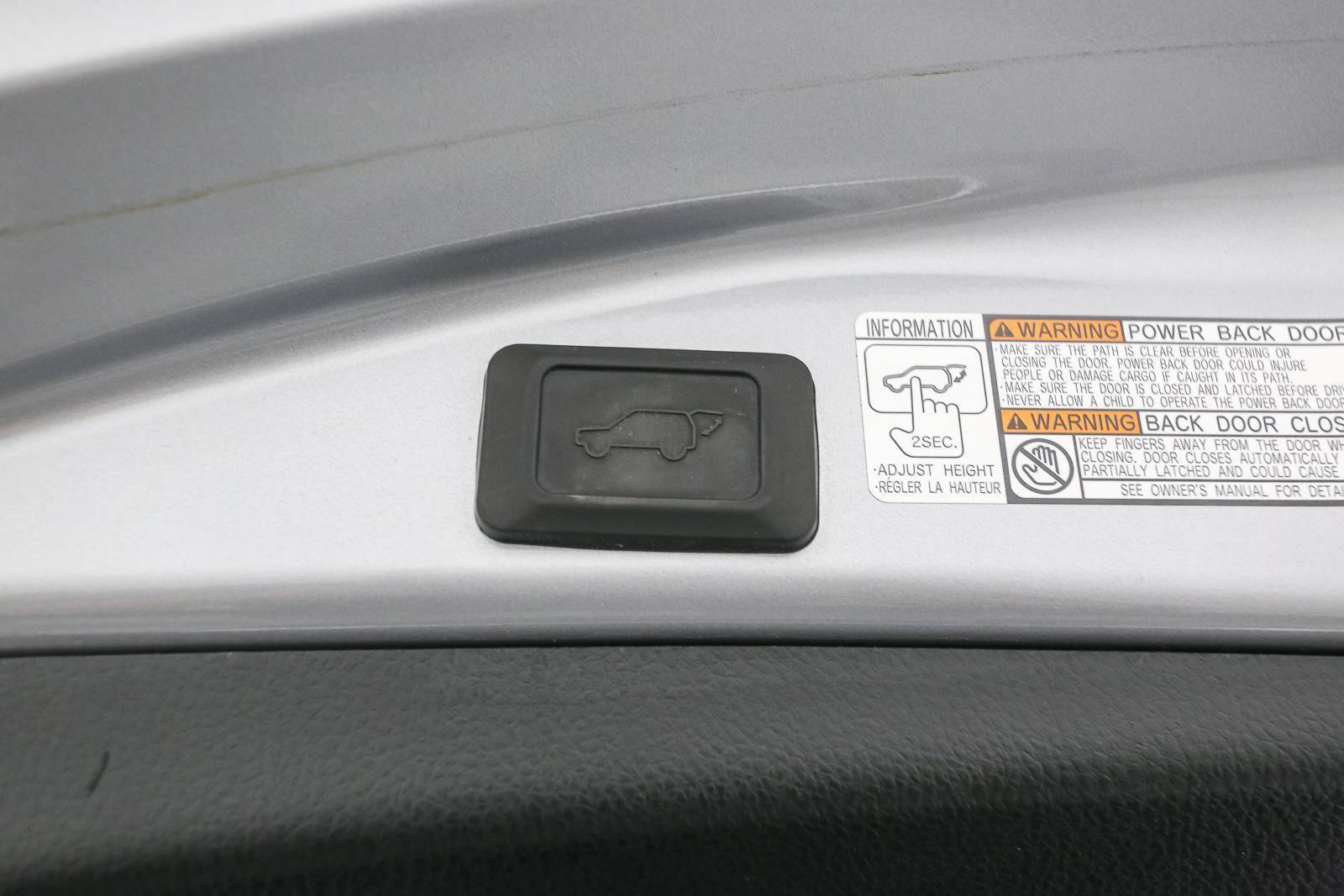 Used 2018 Toyota RAV4 Limited AWD/4WD image 14