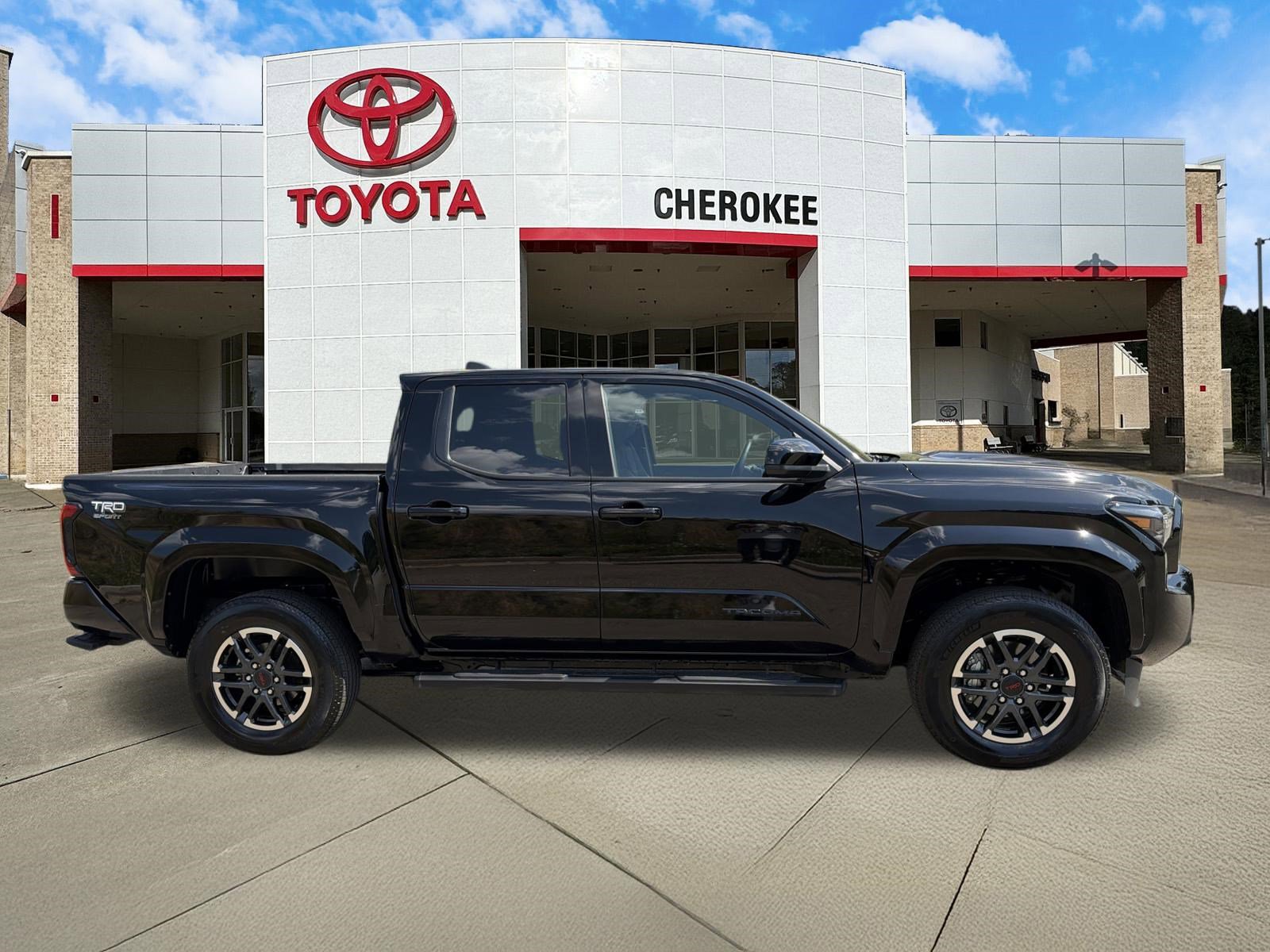 Used 2025 Toyota Tacoma TRD Sport AWD/4WD image 4