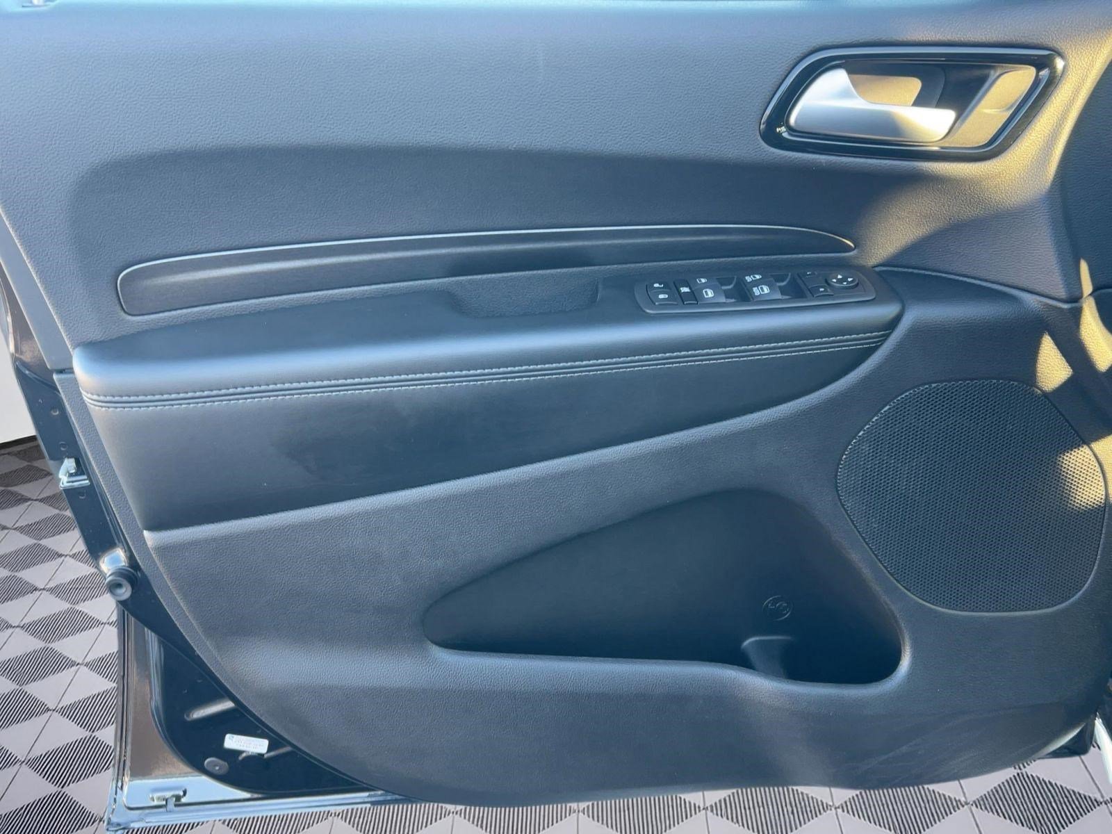 Used 2023 Dodge Durango SXT image 10