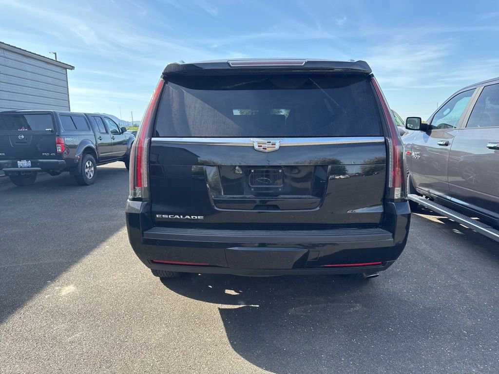 Used 2016 Cadillac Escalade Premium AWD/4WD image 4