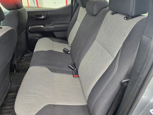 Used 2022 Toyota Tacoma TRD Sport AWD/4WD image 40