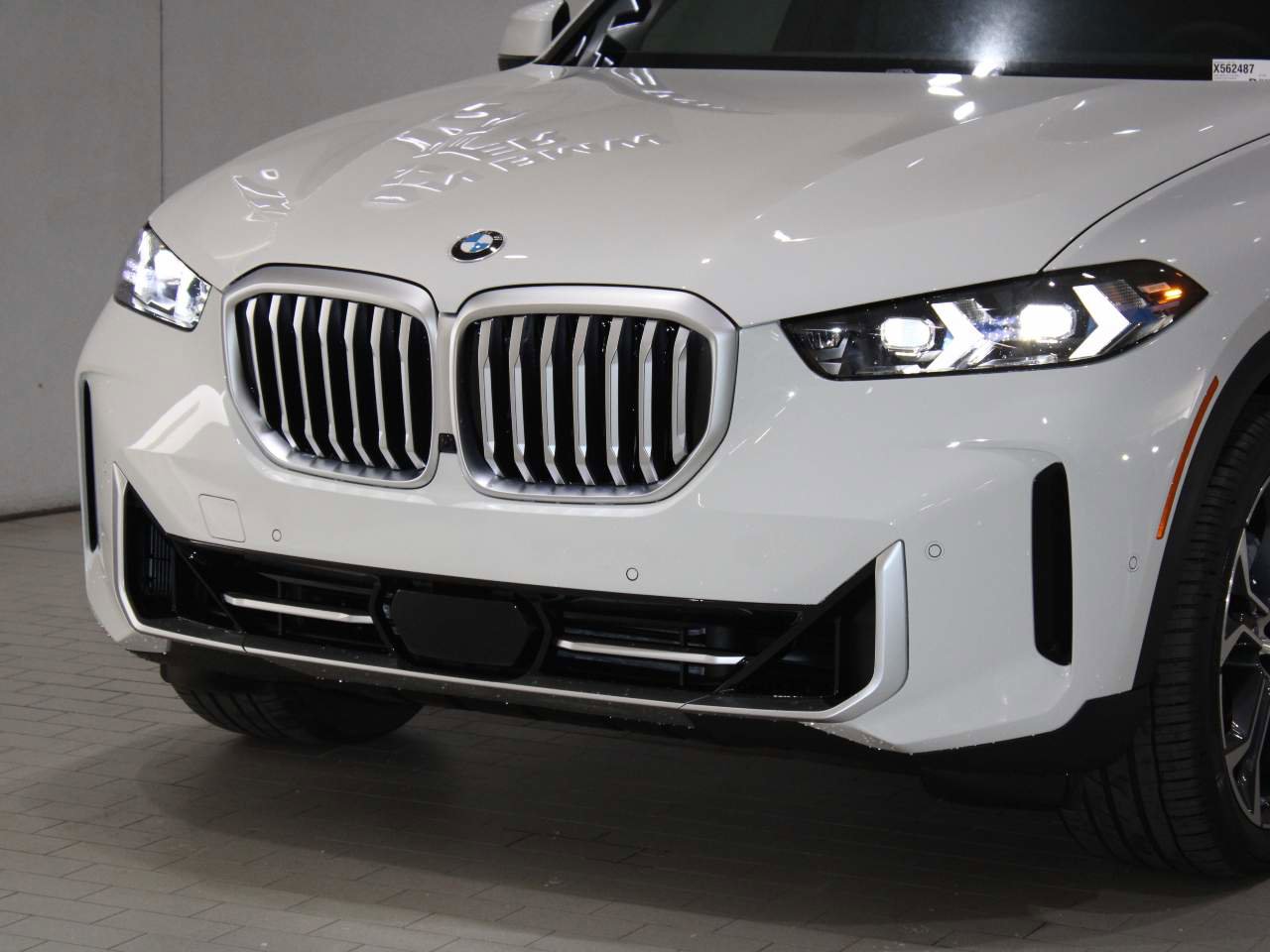 Certified 2026 BMW X5 xDrive40i AWD/4WD image 2