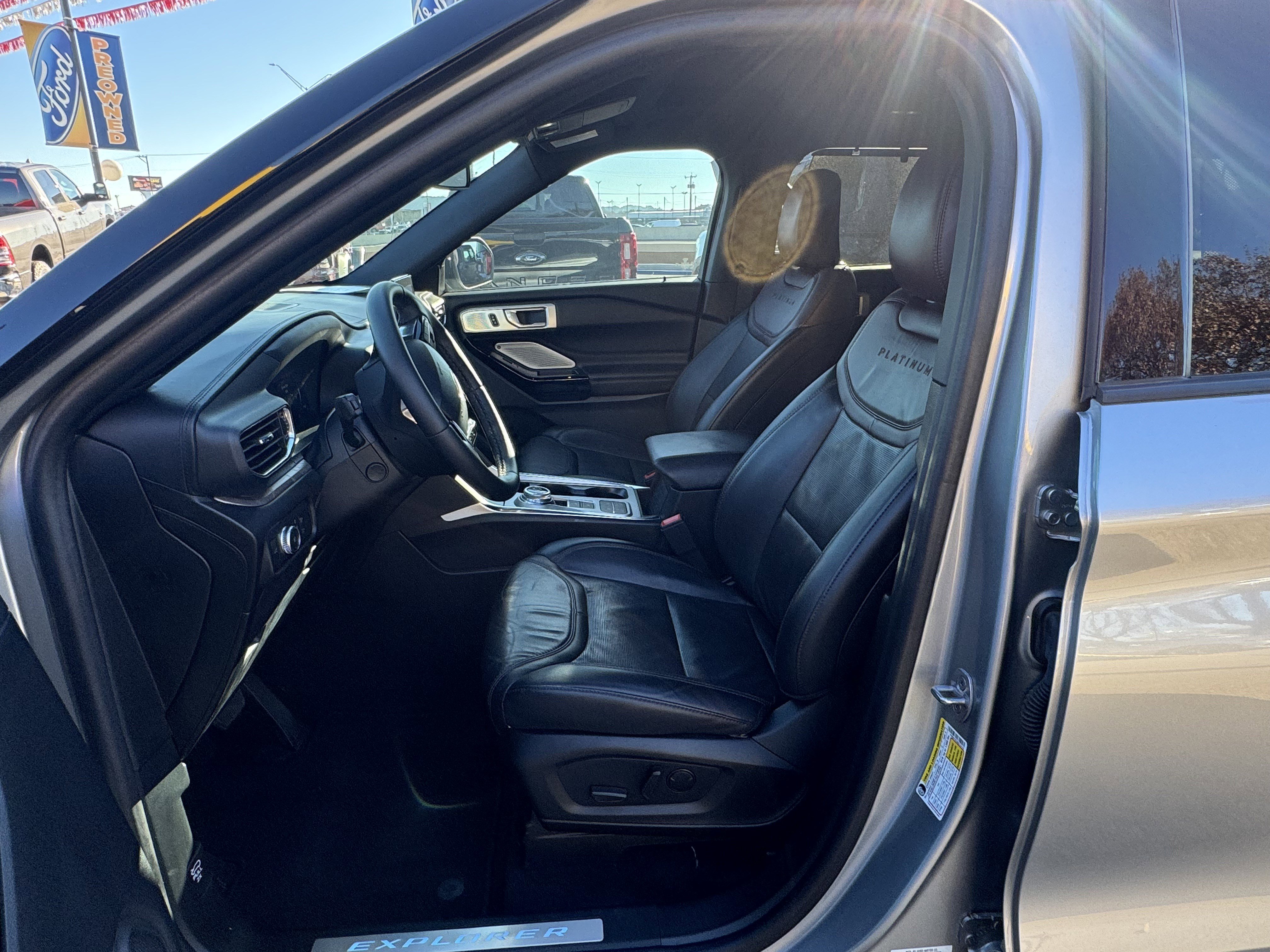 Certified 2022 Ford Explorer Platinum w/ Equipment Group 601A image 17