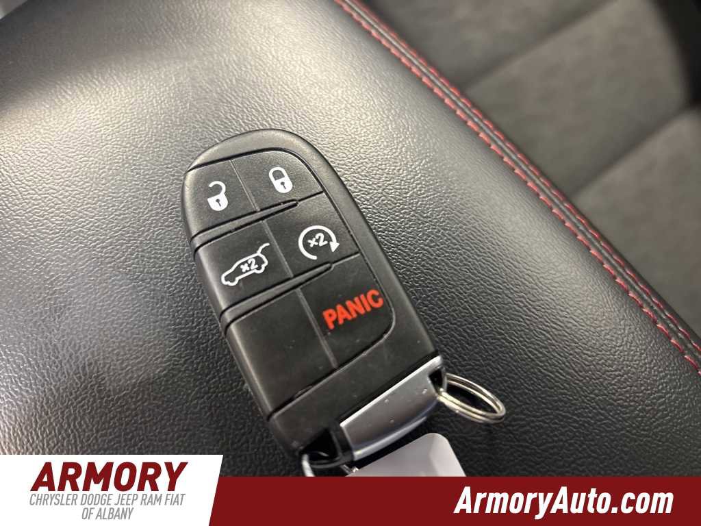 Used 2025 Dodge Durango GT image 17