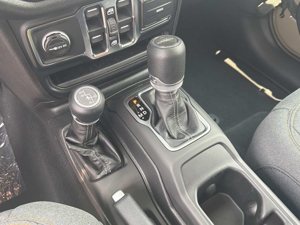 New 2026 Jeep Gladiator Sport AWD/4WD image 5