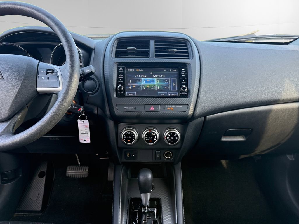 Used 2025 Mitsubishi Outlander Sport ES AWD/4WD image 11