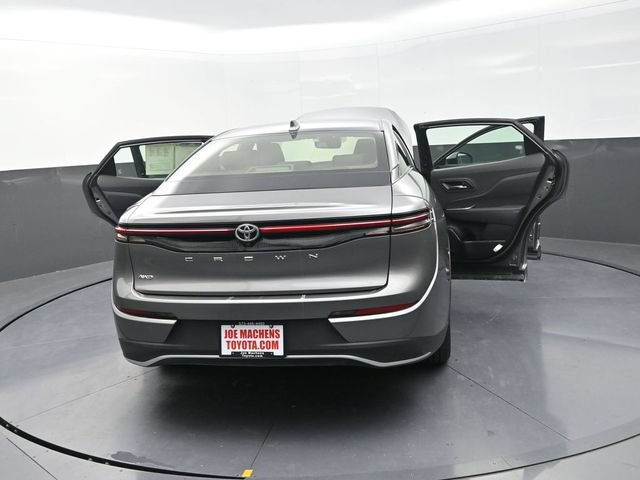 Certified 2023 Toyota Crown AWD/4WD image 43