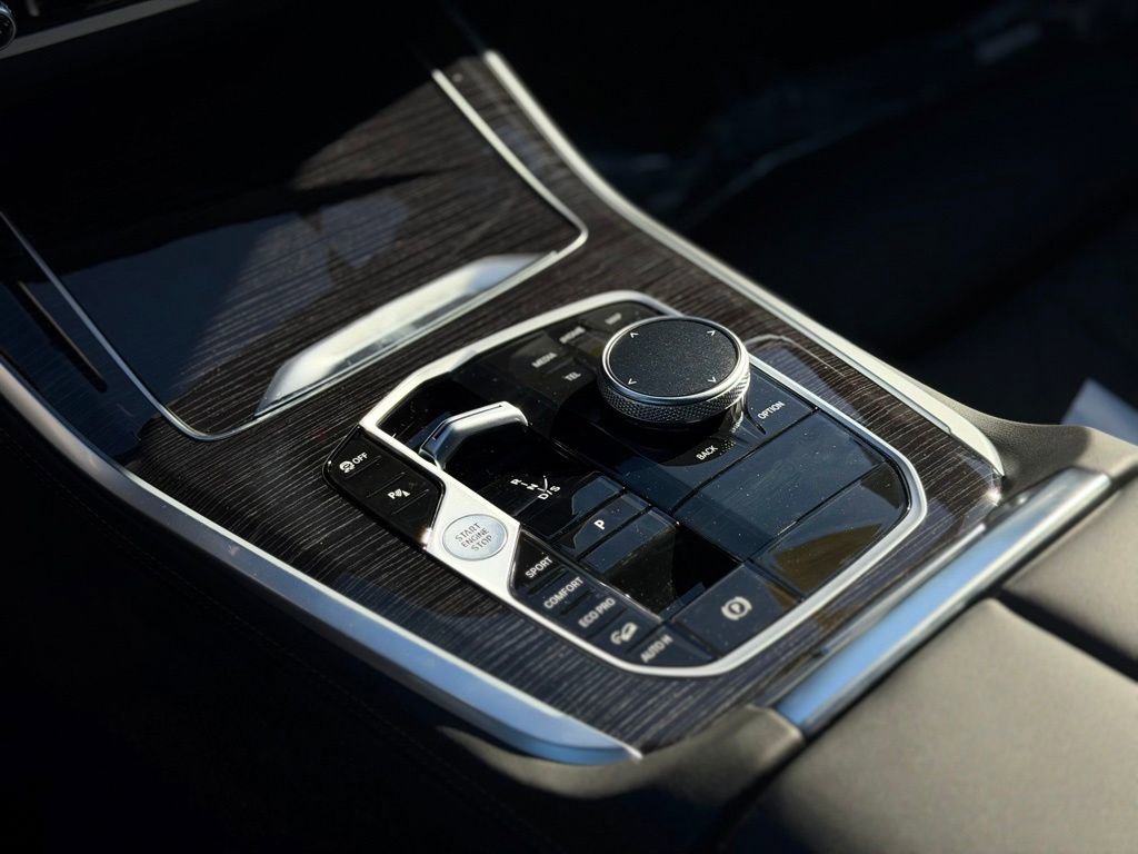 New 2026 BMW X5 xDrive40i w/ M Sport Package image 16