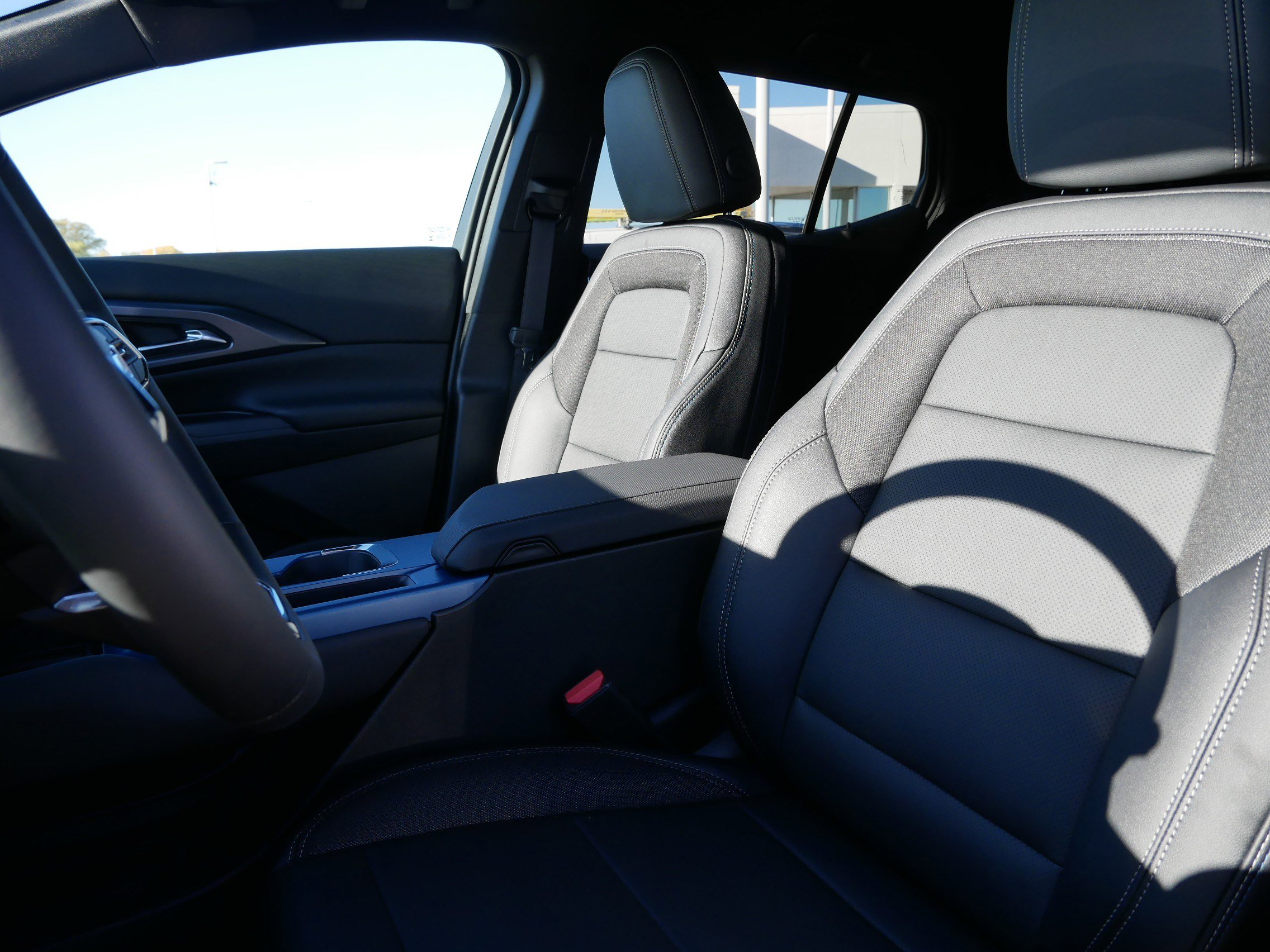 New 2026 Chevrolet Equinox EV LT AWD/4WD image 4