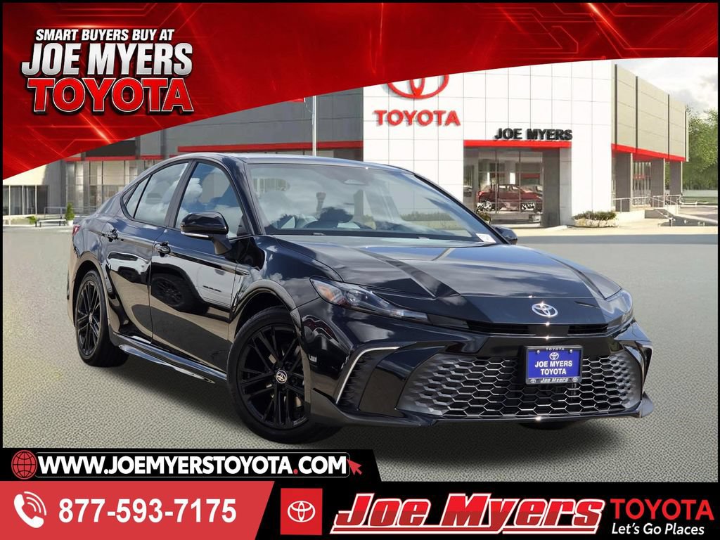 Used 2026 Toyota Camry SE FWD image 1